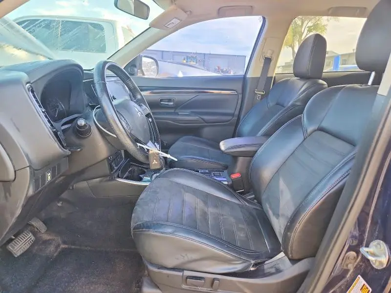 2019 MITSUBISHI OUTLANDER SE  
