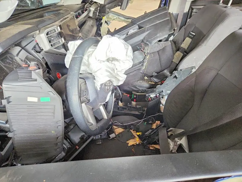 2022 TOYOTA TUNDRA SR5  