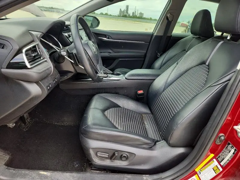 2018 TOYOTA CAMRY SE  