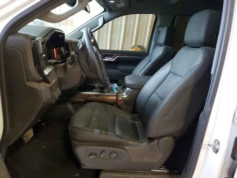 2026 CHEVROLET SILVERADO K1500 LT  