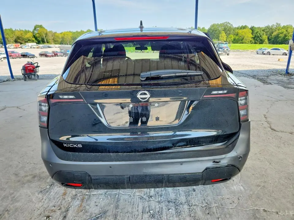 2025 NISSAN KICKS SV  