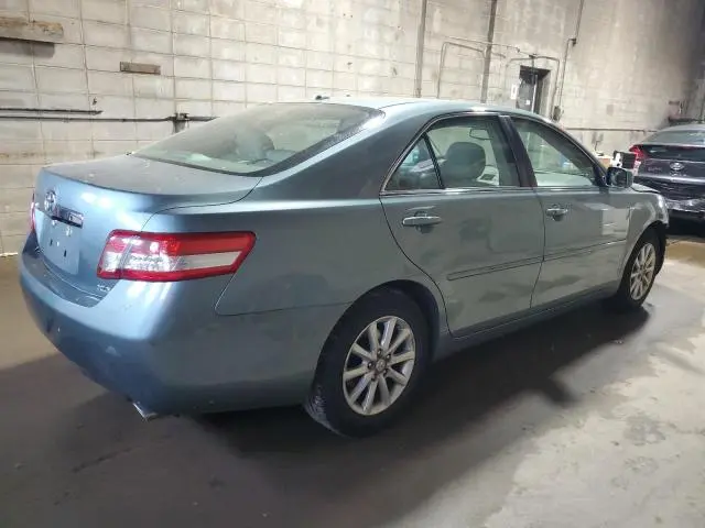 2011 TOYOTA CAMRY SE  