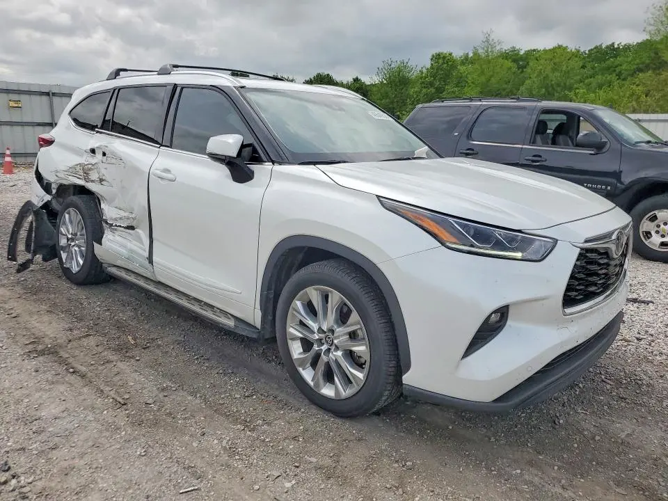 2022 TOYOTA HIGHLANDER LIMITED  