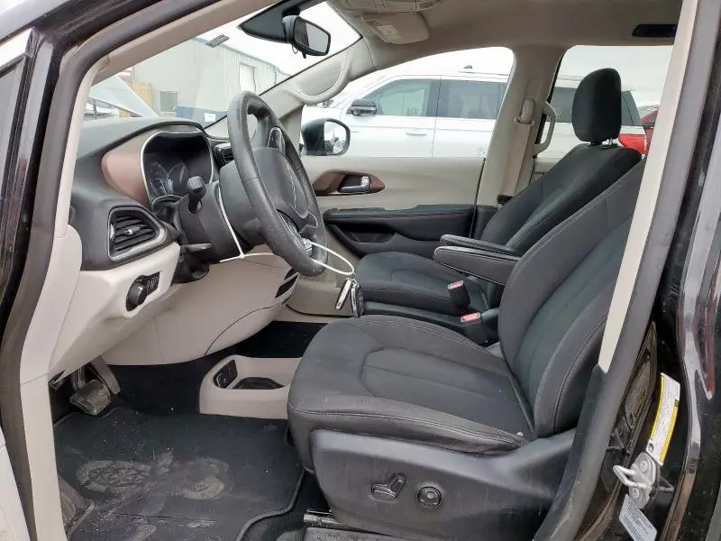 2017 CHRYSLER PACIFICA LX  