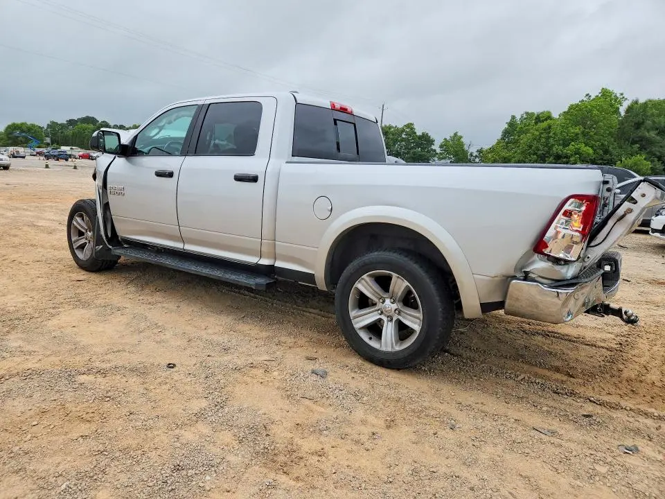 2016 RAM 1500 SLT  