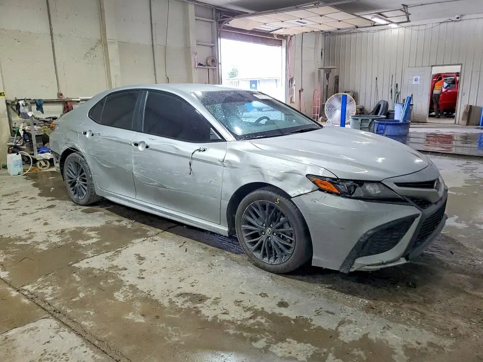 2022 TOYOTA CAMRY SE NIGHTSHADE  