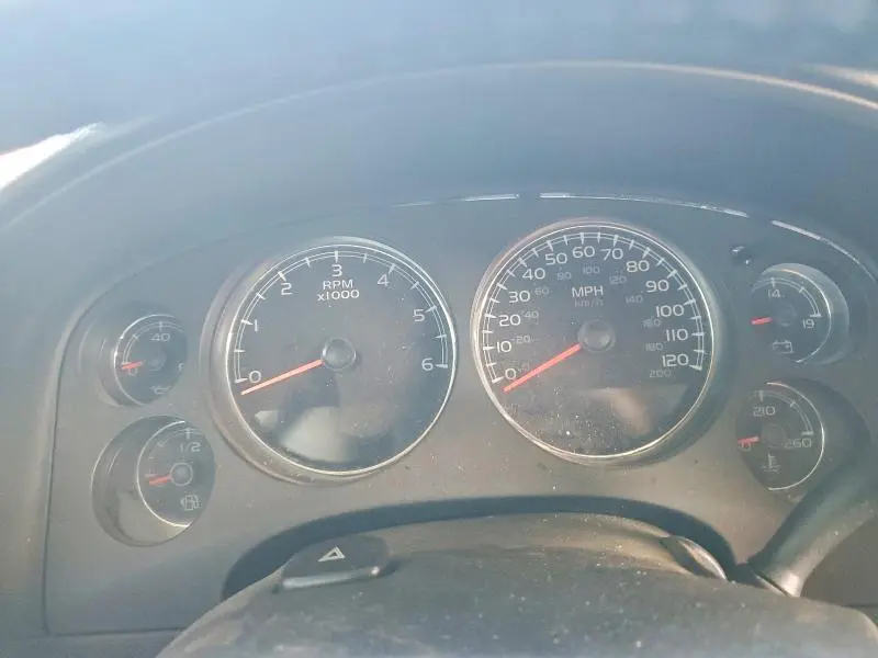 2010 CHEVROLET SUBURBAN C1500 LS  