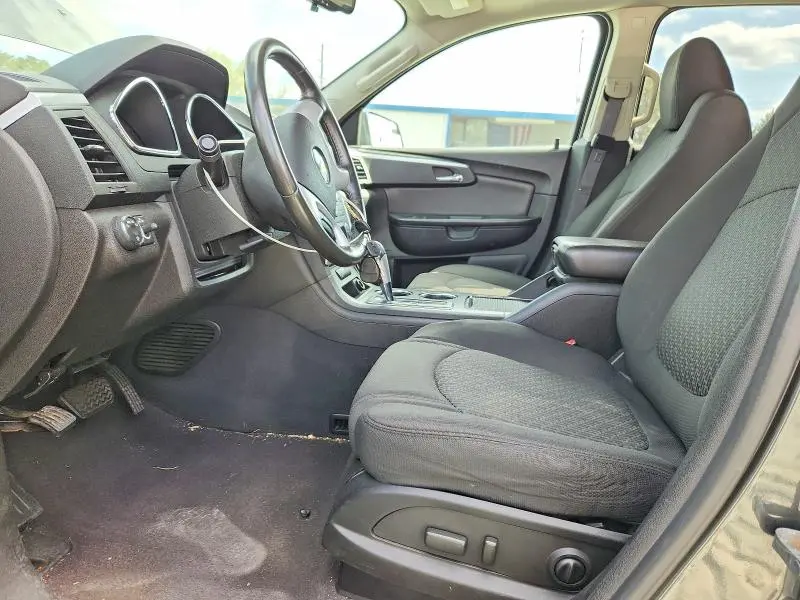 2011 CHEVROLET TRAVERSE LT  