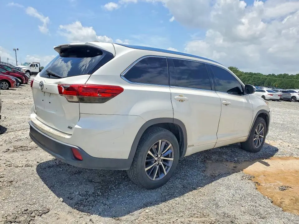 2017 TOYOTA HIGHLANDER XLE  