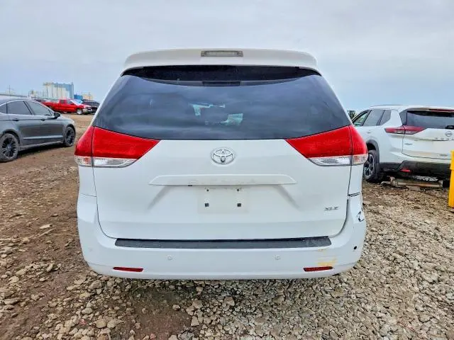 2013 TOYOTA SIENNA XLE 8-PASSENGER  