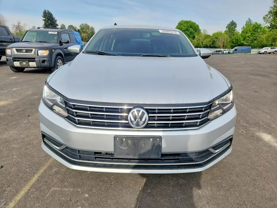 2016 VOLKSWAGEN PASSAT S  