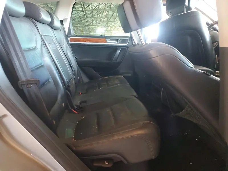 2011 VOLKSWAGEN TOUAREG HYBRID  