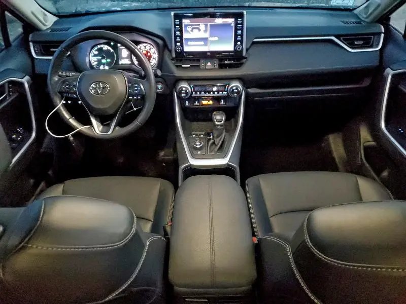 2022 TOYOTA RAV4 XLE PREMIUM  