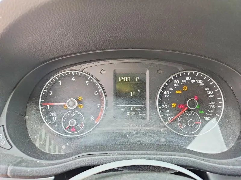2015 VOLKSWAGEN PASSAT S  