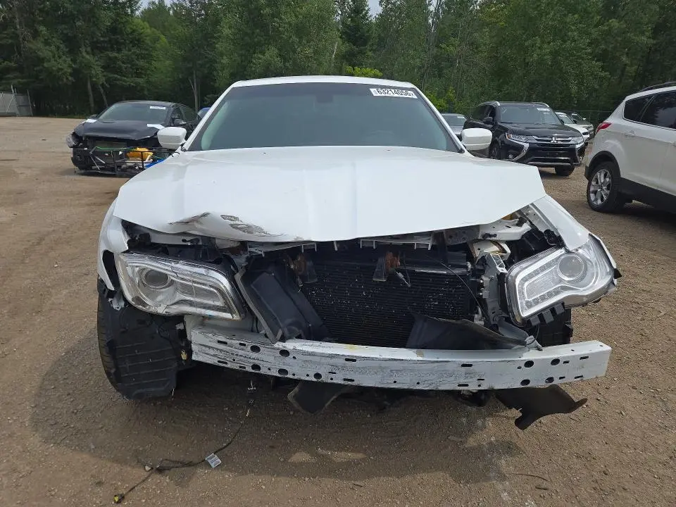 2016 CHRYSLER 300 LIMITED  