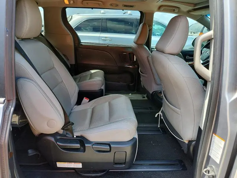 2015 TOYOTA SIENNA LIMITED PREMIUM 7-PASSENGER  