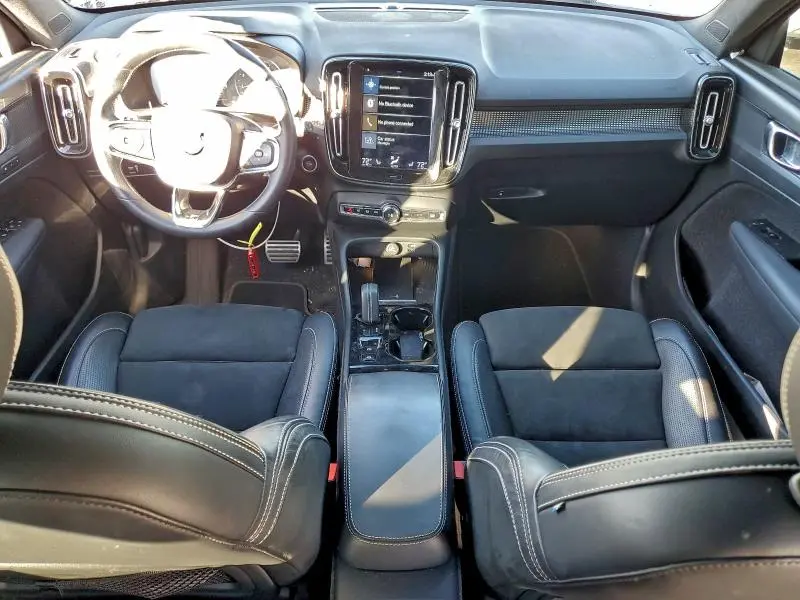 2020 VOLVO XC40 T5 R-DESIGN  