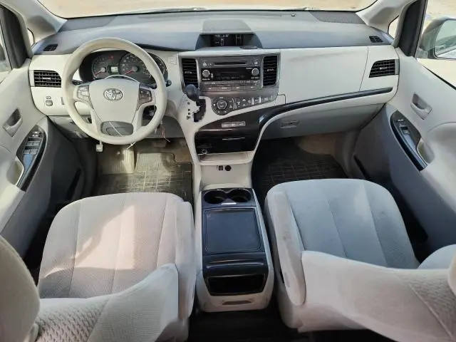 2013 TOYOTA SIENNA LE  