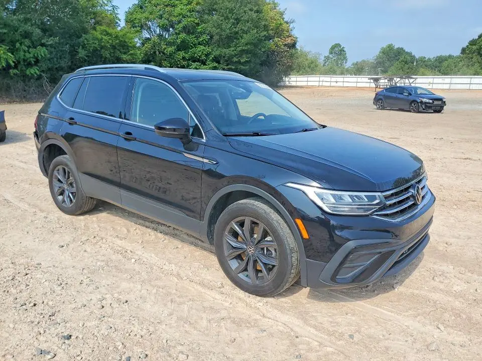 2022 VOLKSWAGEN TIGUAN SE  