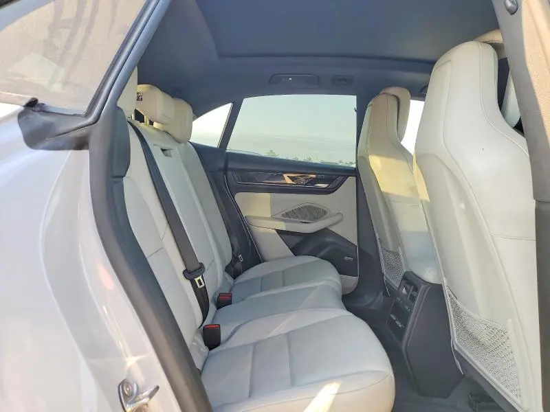 2024 PORSCHE MACAN 4  