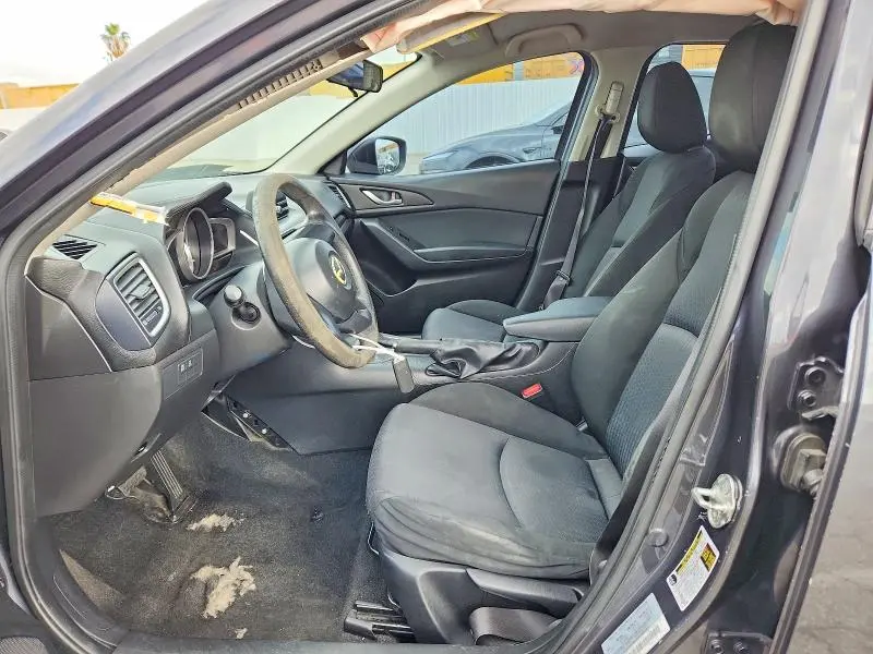 2015 MAZDA 3 SV  