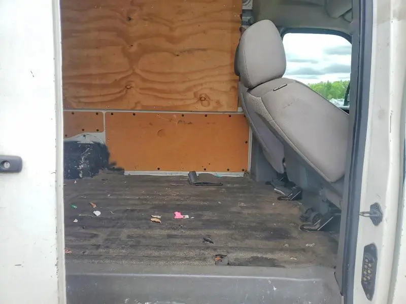 2015 NISSAN NV 2500  