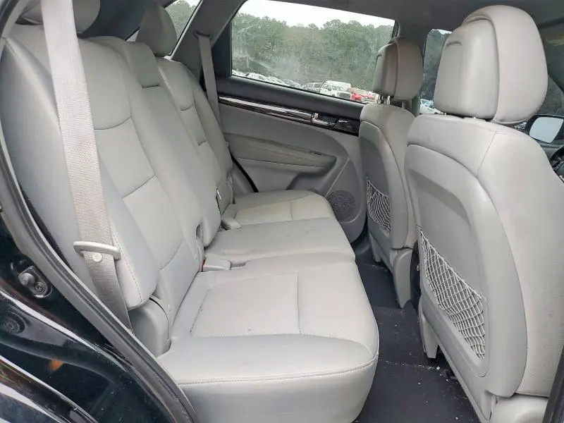 2013 KIA SORENTO LX  