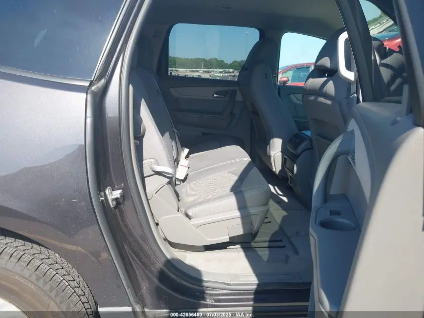 2014 CHEVROLET TRAVERSE LS