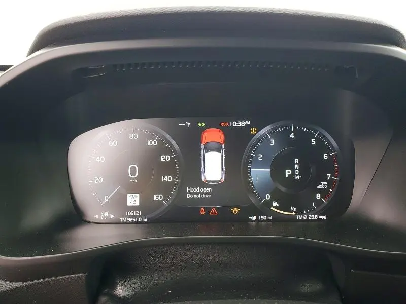 2019 VOLVO XC40 T5 MOMENTUM  