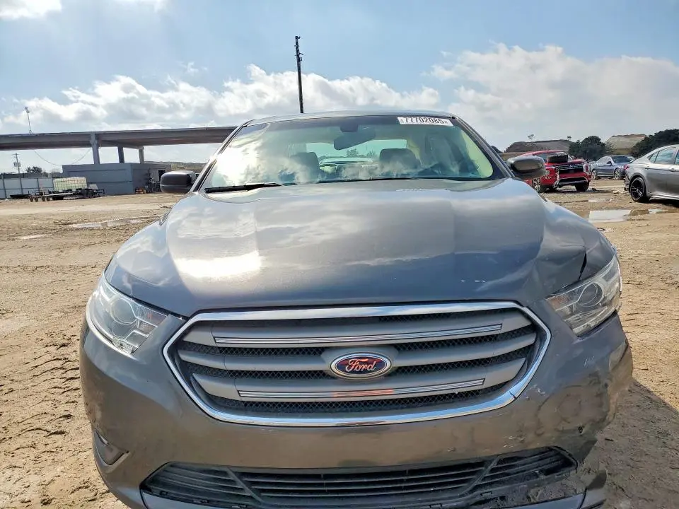 2015 FORD TAURUS SEL  