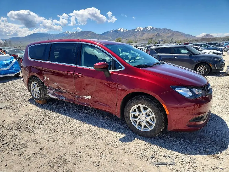 2023 CHRYSLER VOYAGER LX  