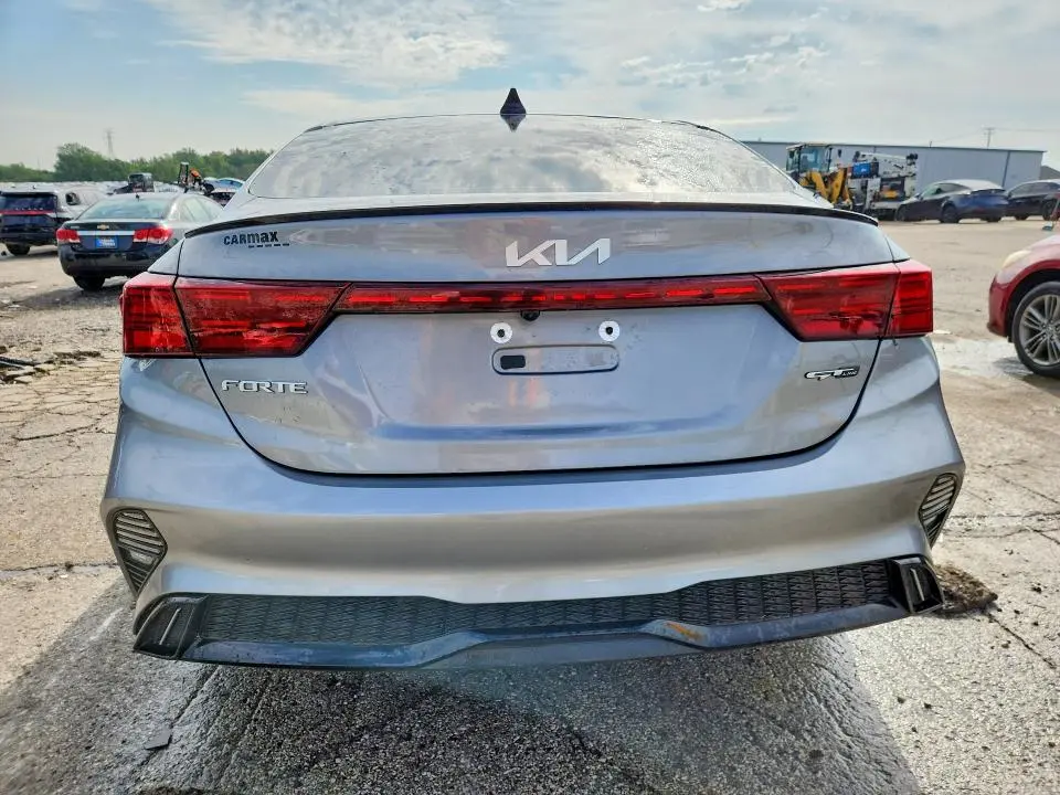2024 KIA FORTE GT LINE  
