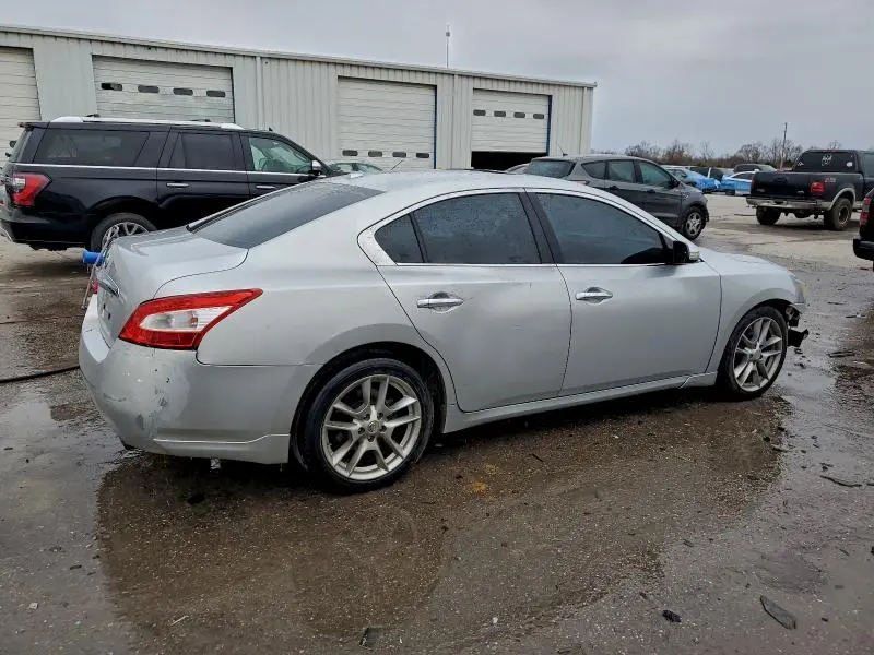 2010 NISSAN MAXIMA S/SV  
