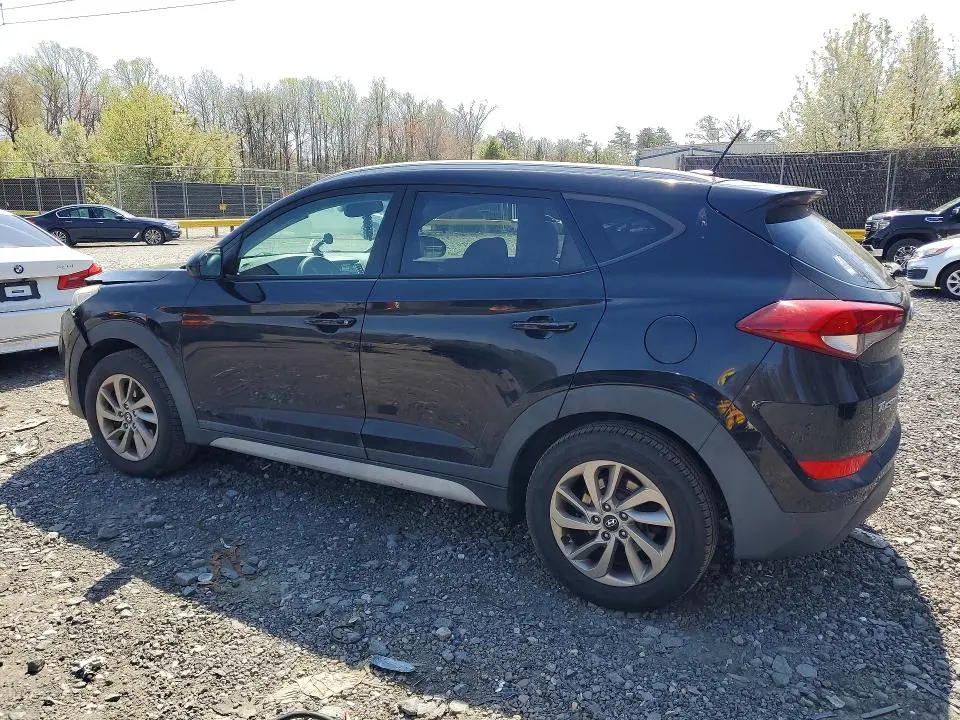 2017 HYUNDAI TUCSON SE  