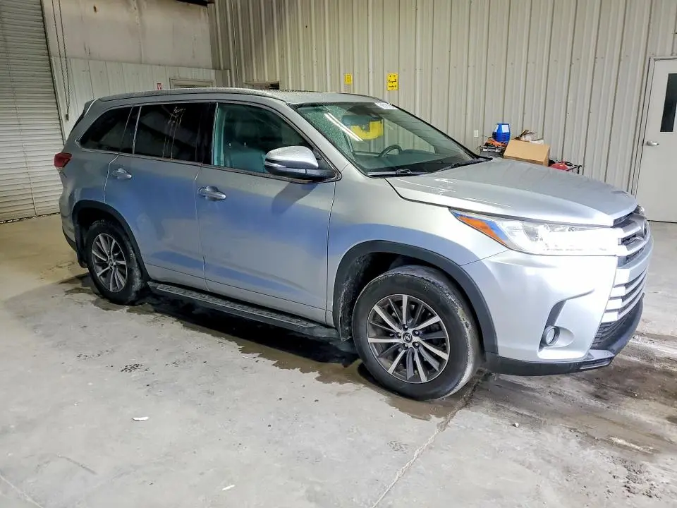 2018 TOYOTA HIGHLANDER XLE  