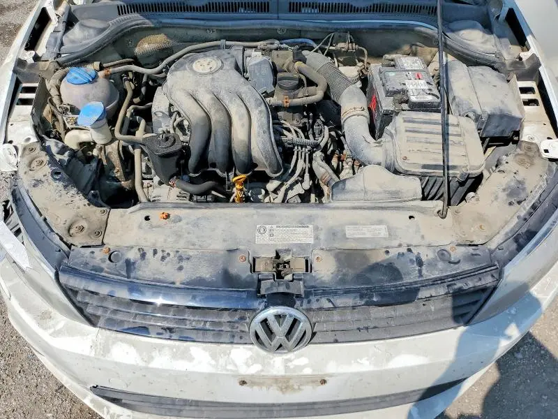 2013 VOLKSWAGEN JETTA SE  