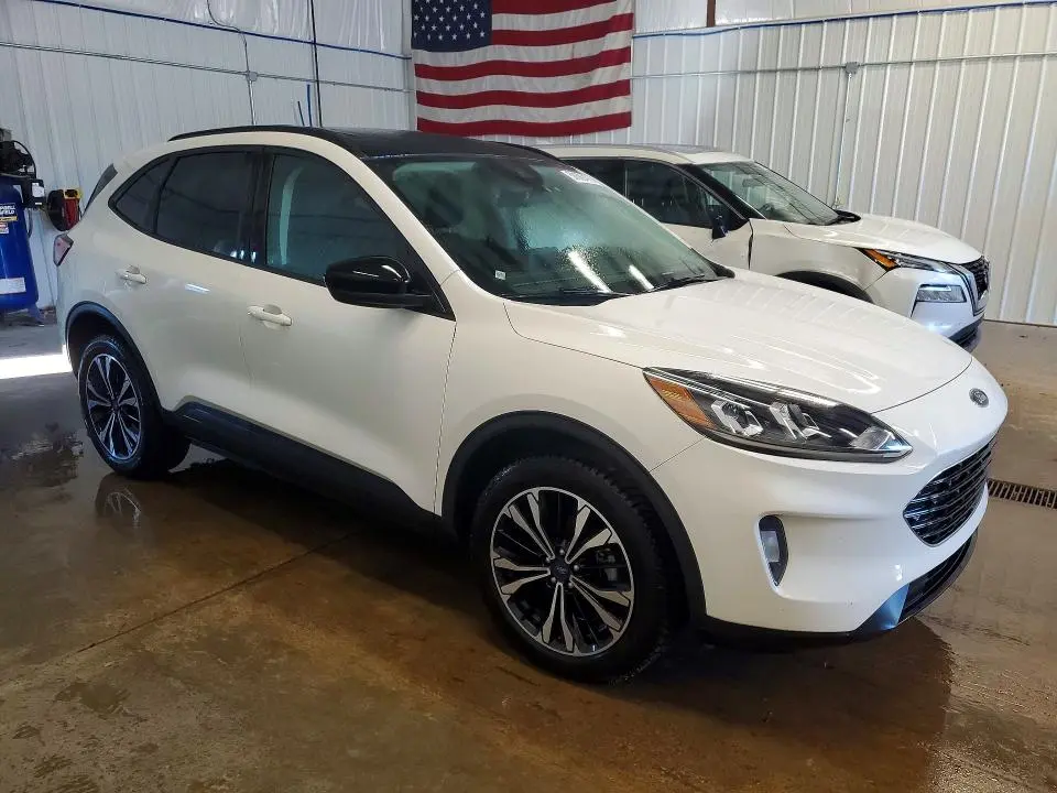 2022 FORD ESCAPE SEL  