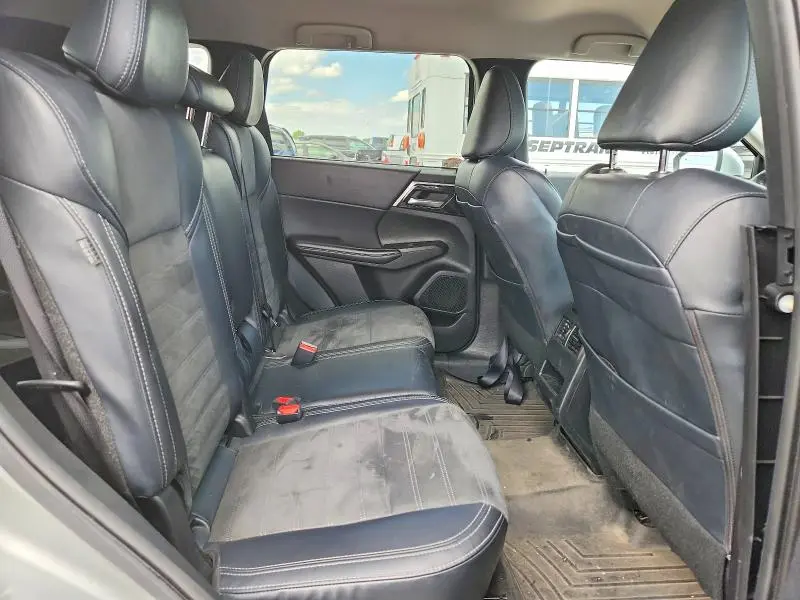 2024 MITSUBISHI OUTLANDER SE  