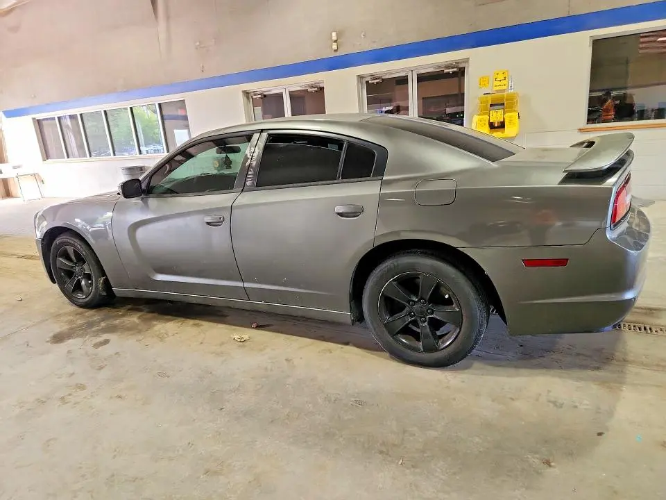 2012 DODGE CHARGER SE  