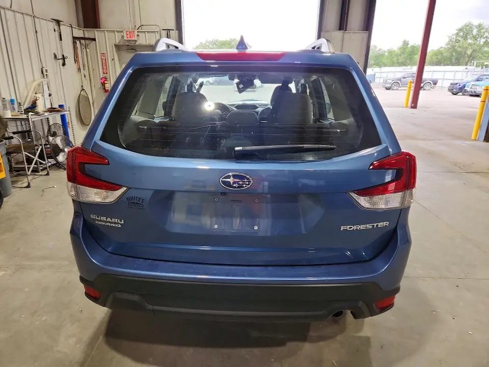 2021 SUBARU FORESTER   
