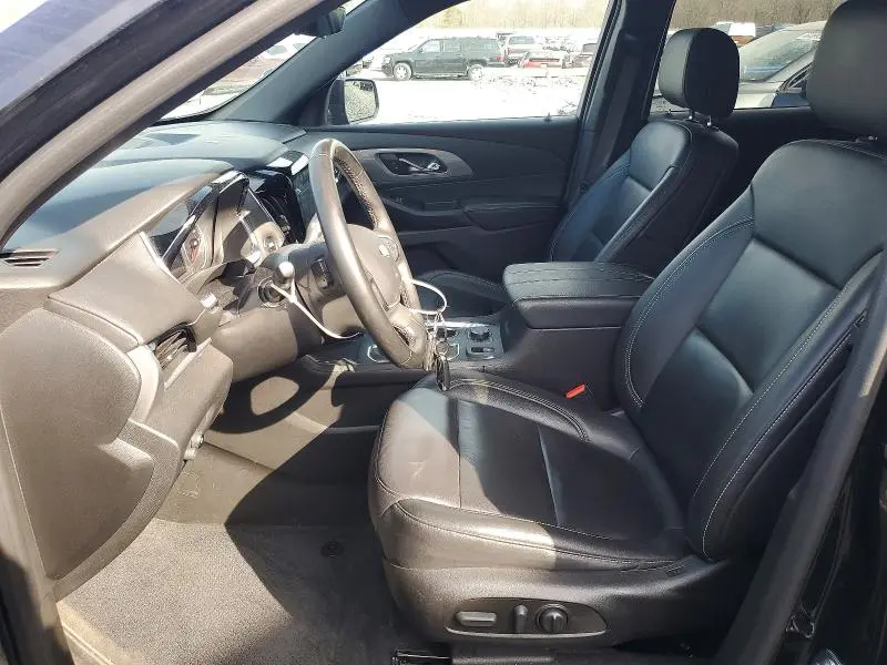 2023 CHEVROLET TRAVERSE LT  