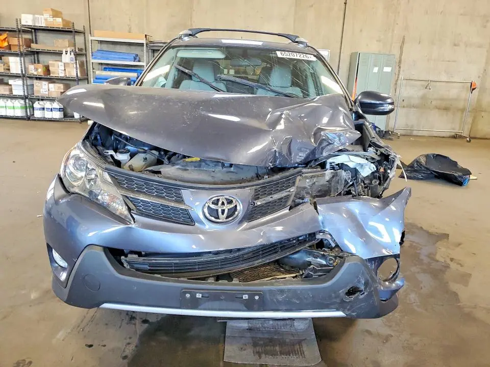2014 TOYOTA RAV4 XLE  