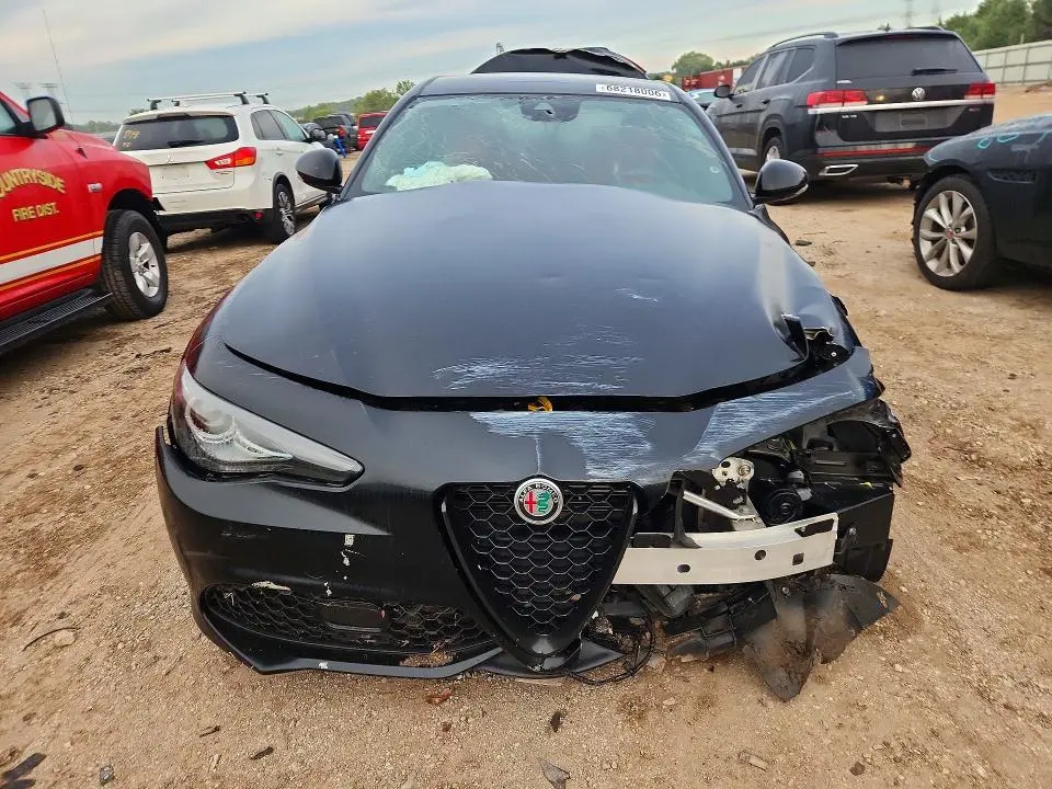 2022 ALFA ROMEO GIULIA SUPER  