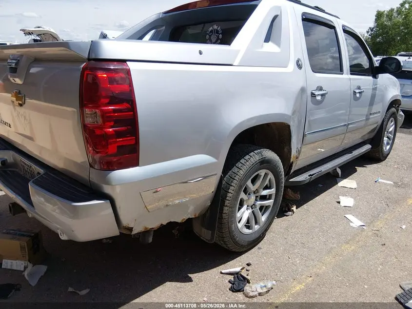 2013 CHEVROLET AVALANCHE LTZ