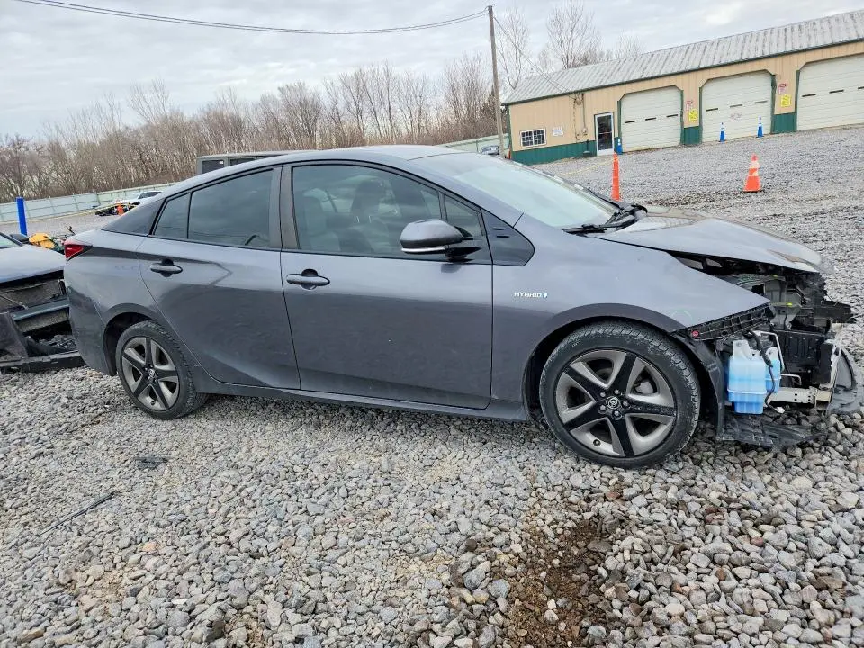2019 TOYOTA PRIUS XLE  