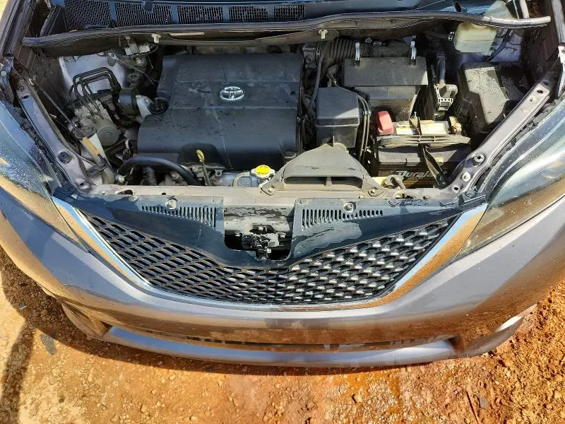 2015 TOYOTA SIENNA SPORT  