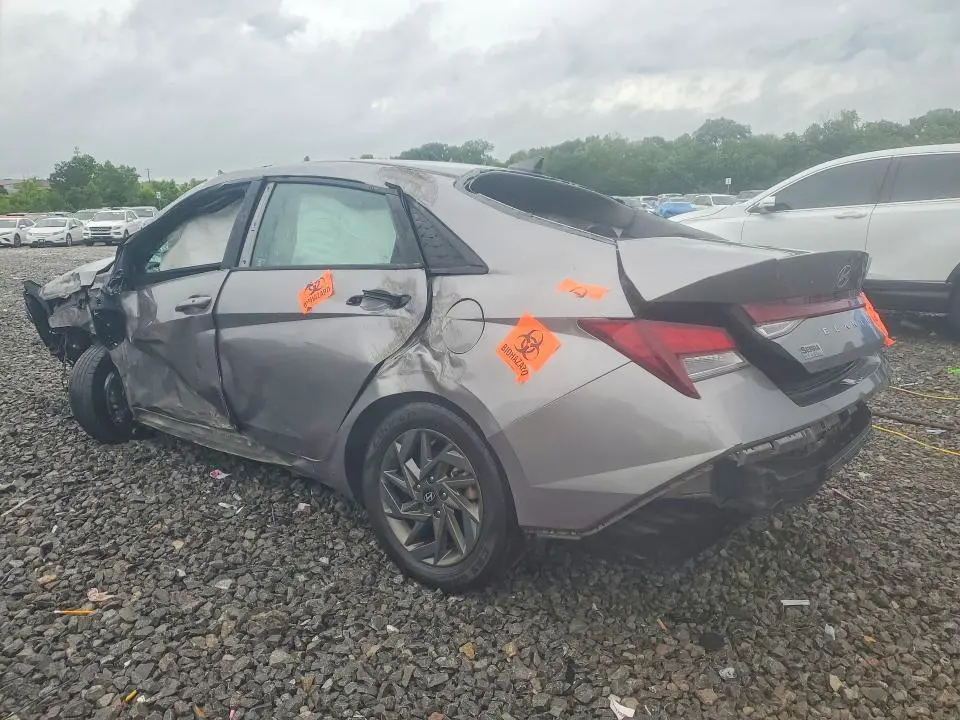 2024 HYUNDAI ELANTRA SEL  