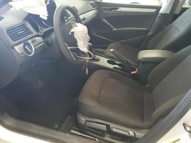 2016 VOLKSWAGEN PASSAT S  