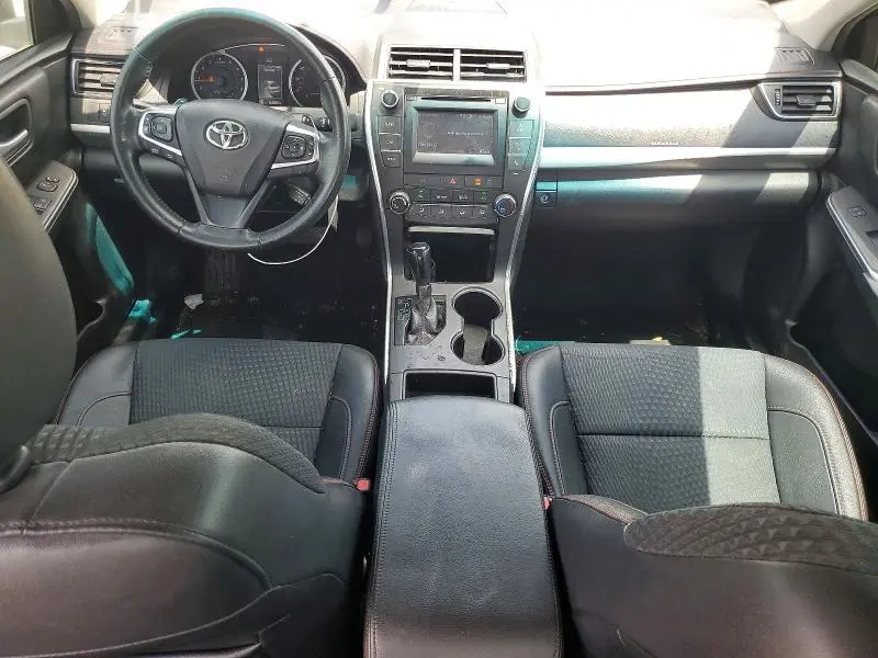 2015 TOYOTA CAMRY SE  