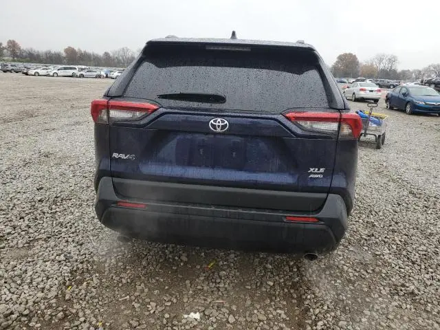 2021 TOYOTA RAV4 XLE  